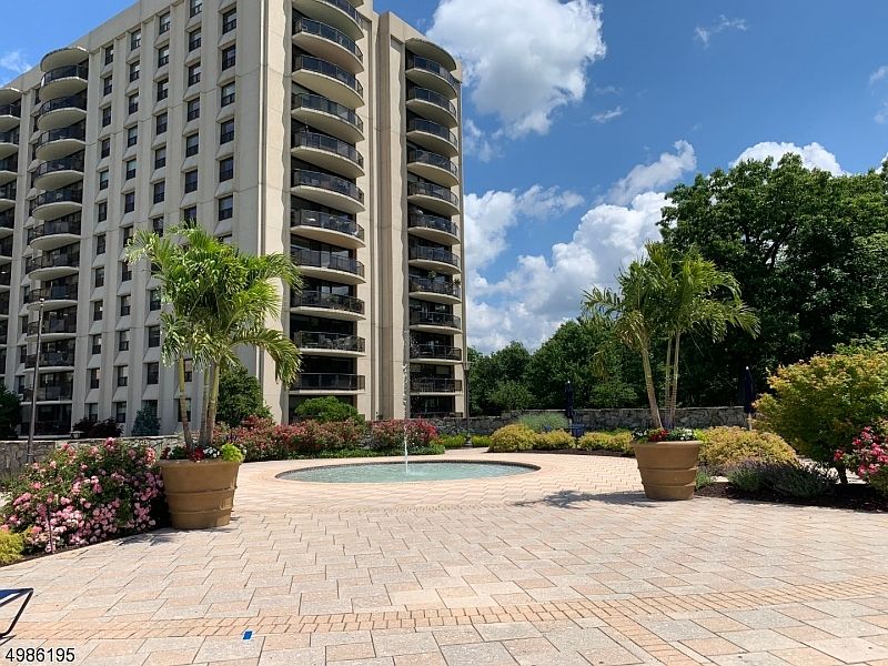 1st image of 2 Claridge Dr #9JW-920