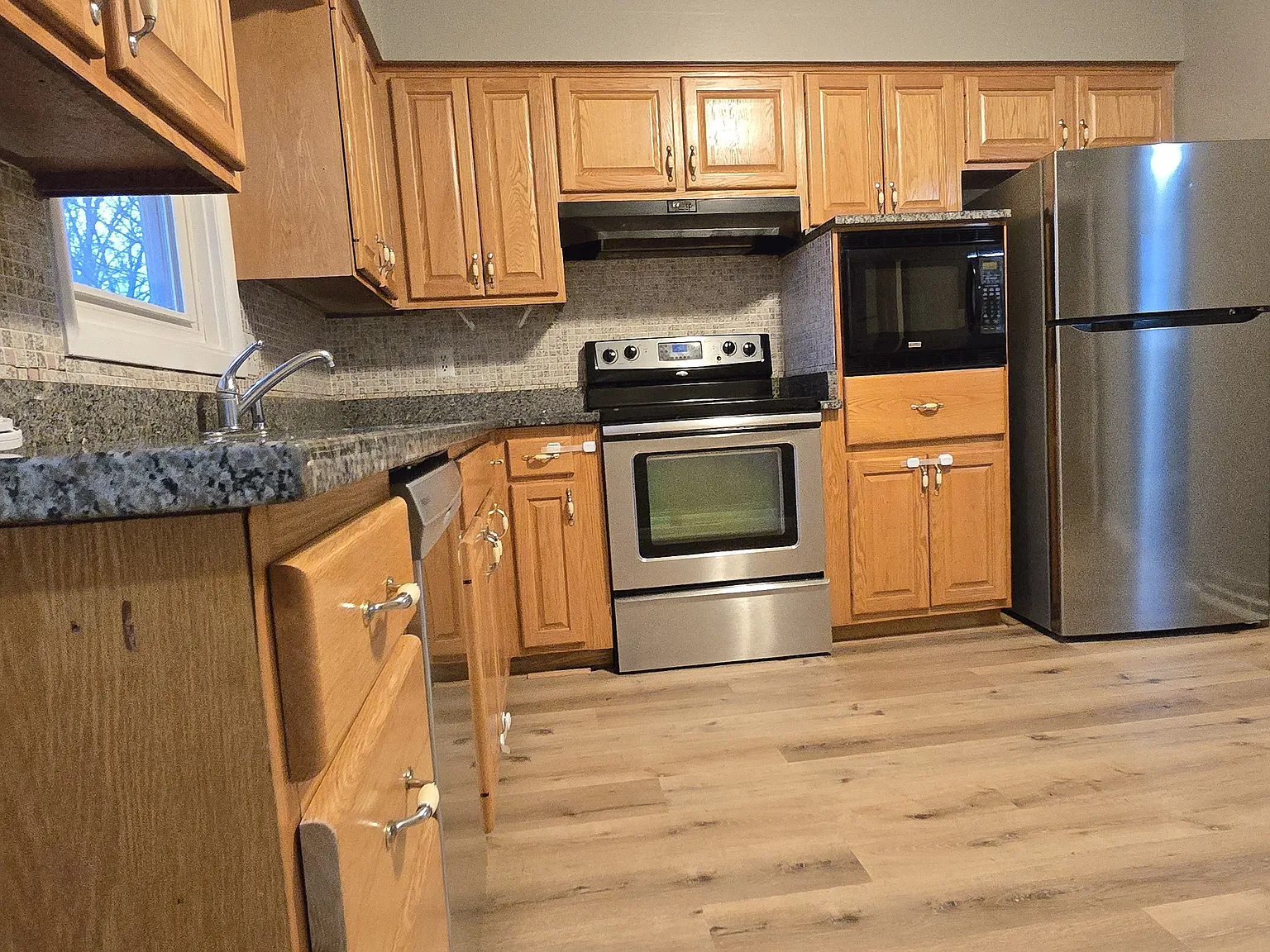3 bed, 1500 sqft, $1,749 — Photo 4