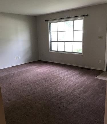 2nd image of 2712 Richmond St