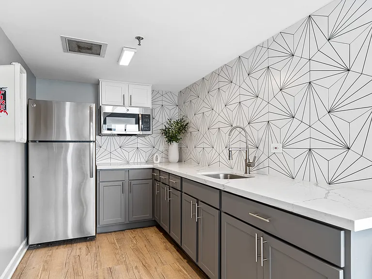 100 Forest Place Apartments — Photo 14