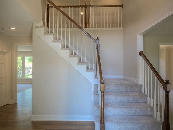 3rd image of 13216 Connell St