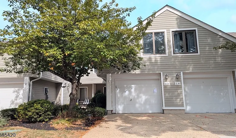 13 Stryker Ct — Photo 1