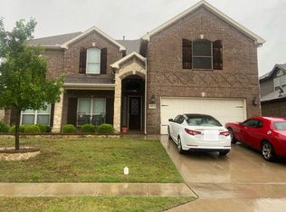 9812 Yellow Cup Dr, Fort Worth, TX 76177