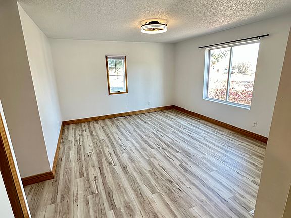 4th image of 306 3rd Ave SE