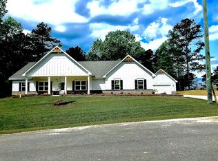 100 Stormy Dr, Eatonton, GA 31024
