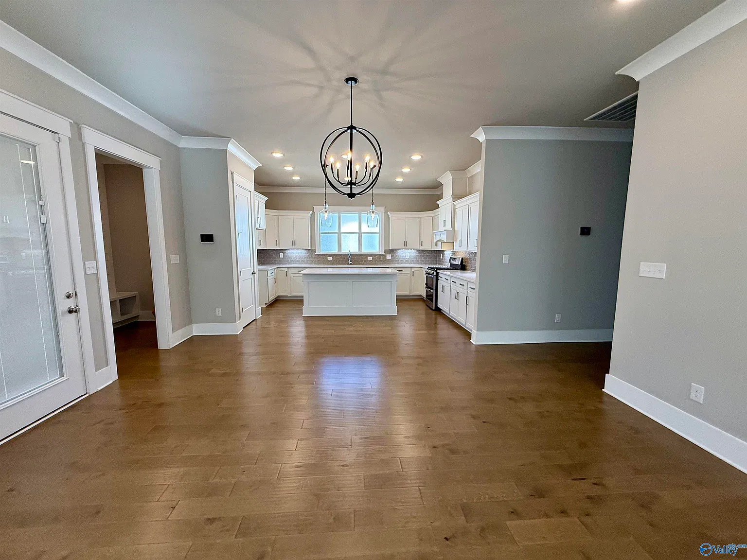 3 bed, 2.5 bath, 2060 sqft, $2,450 — Photo 4