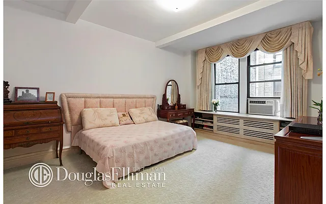 Sold by Douglas Elliman | media 29