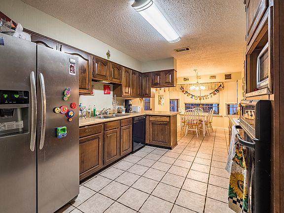 5th image of 127 Highland Dr