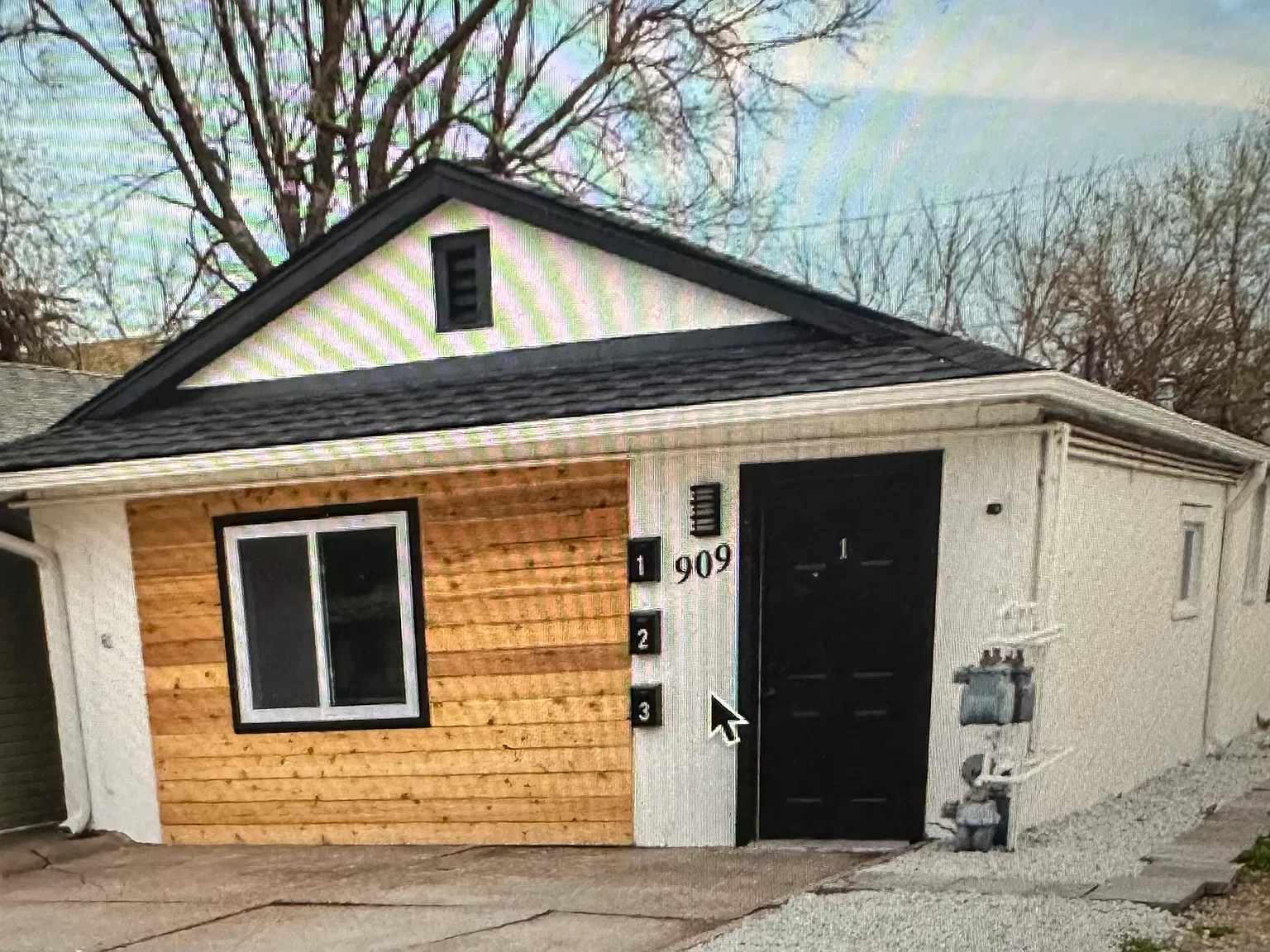 909 Avenue G — Photo 1