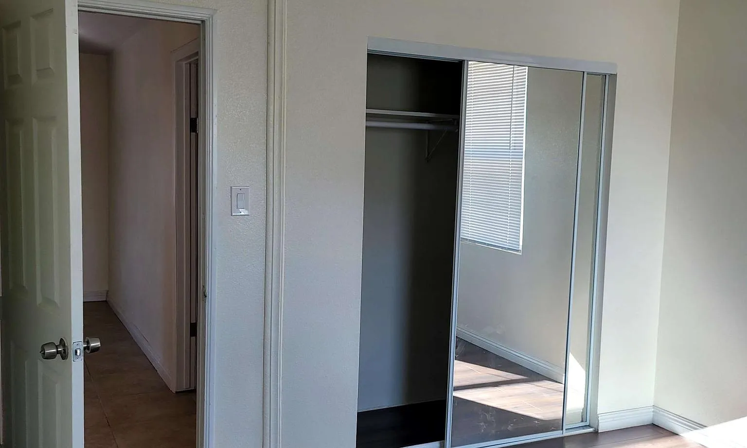 2 bed, 700 sqft, $2,200 — Photo 4