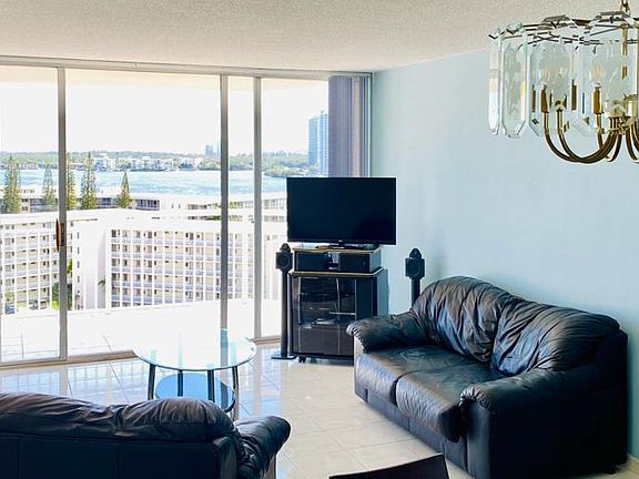 5th image of 18021 Biscayne Blvd APT 1103