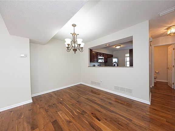 5th image of 305 Berrington Ct