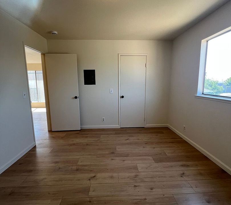2nd image of 609-615 Moore St #13