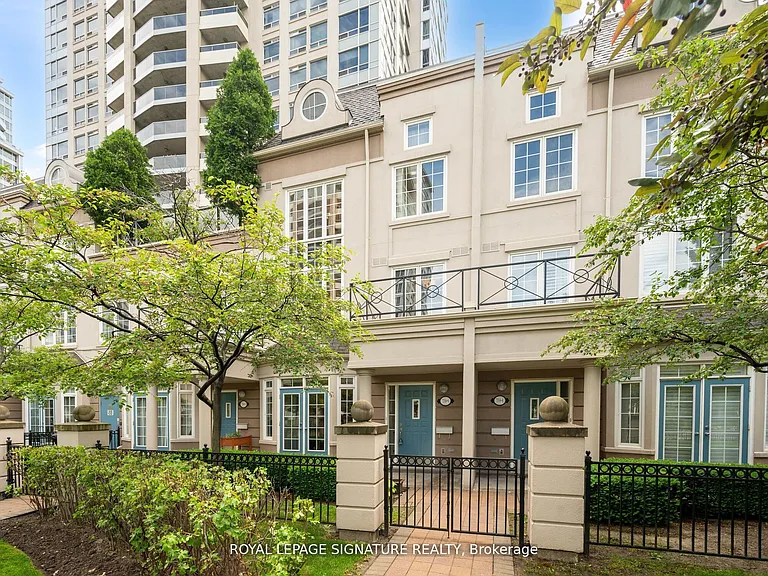 1 Rean Dr #Townhouse 9 — Photo 1