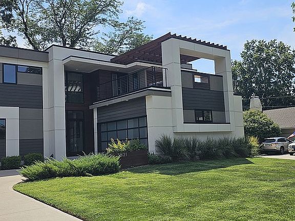2nd image of 3521 W 73rd St