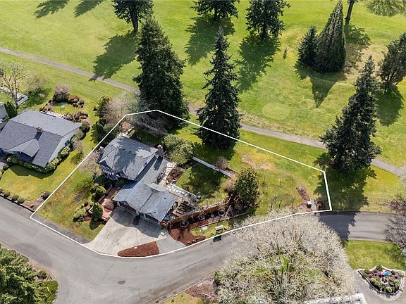 2nd image of 8002 Sapphire Drive SW