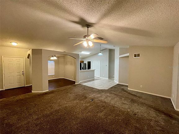 4th image of 12119 Warwick Cir