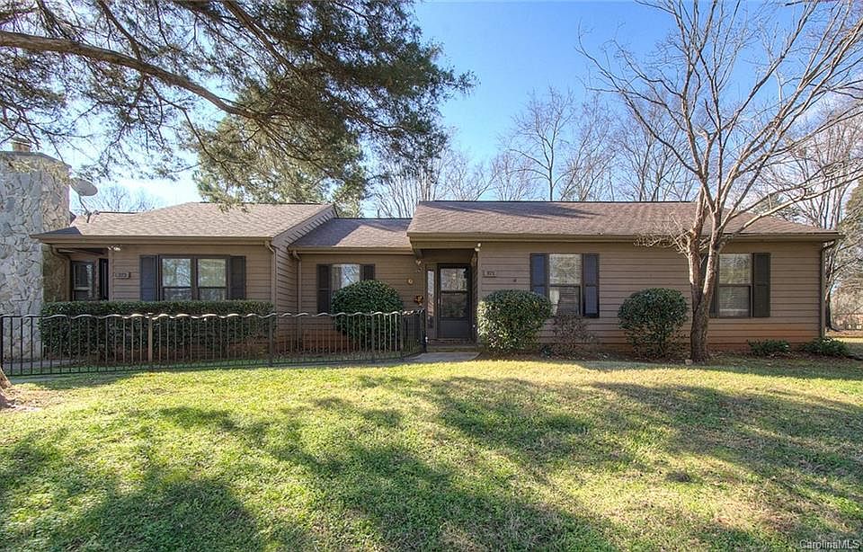 1st image of 371 Sweetgum Dr