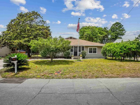 221 Chicago Ave, Valparaiso, FL 32580