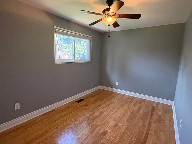 58 Devins Dr #UPPER LEVEL — Photo 9