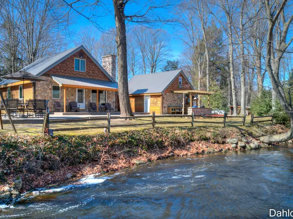 8300 E Garfield Rd, Hesperia, MI 49421