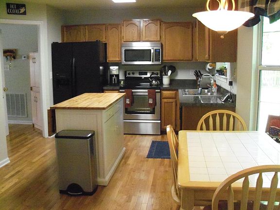 2nd image of 4236 Rosewood Ct