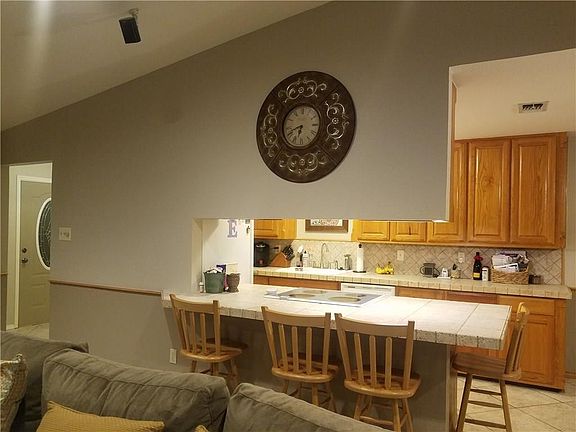 4th image of 4219 Oak Country Dr