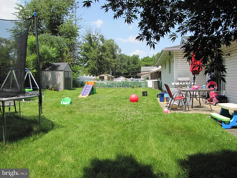 436 S Suffolk Dr — Photo 3