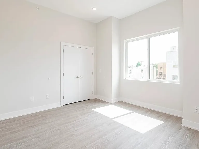 2156 N Darien St #A8 — Photo 17