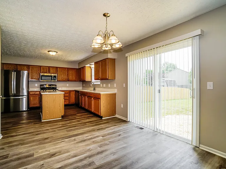 4299 Shady Meadows Dr — Photo 6
