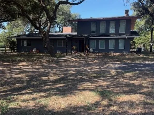 100 Evans St, Alleyton, TX 78935