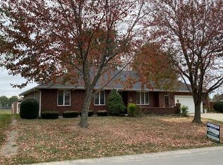904 Kristen St, Cameron, MO 64429