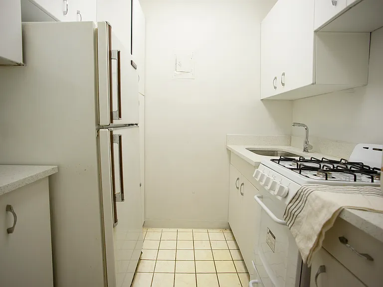 77 W 55th St #7A — Photo 5