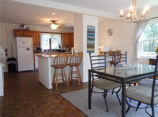 9 Grafton St, Newport, RI 02840