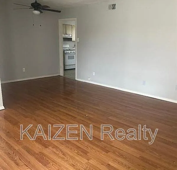 151 N Belvedere Blvd #16 — Photo 4