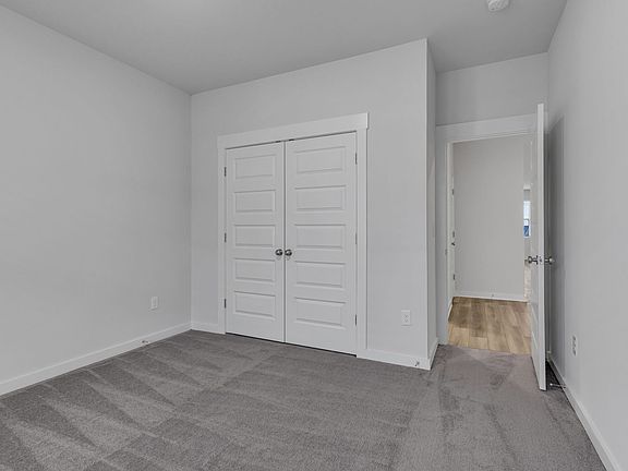 4th image of 810 Nightingale Ave Lot 1419