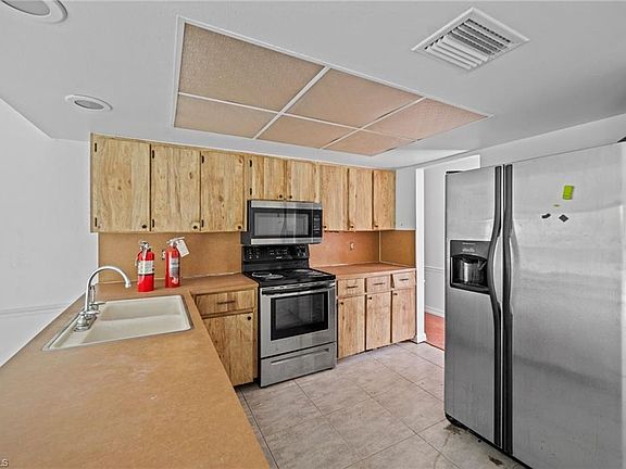3rd image of 14126 Caribbean BLVD
