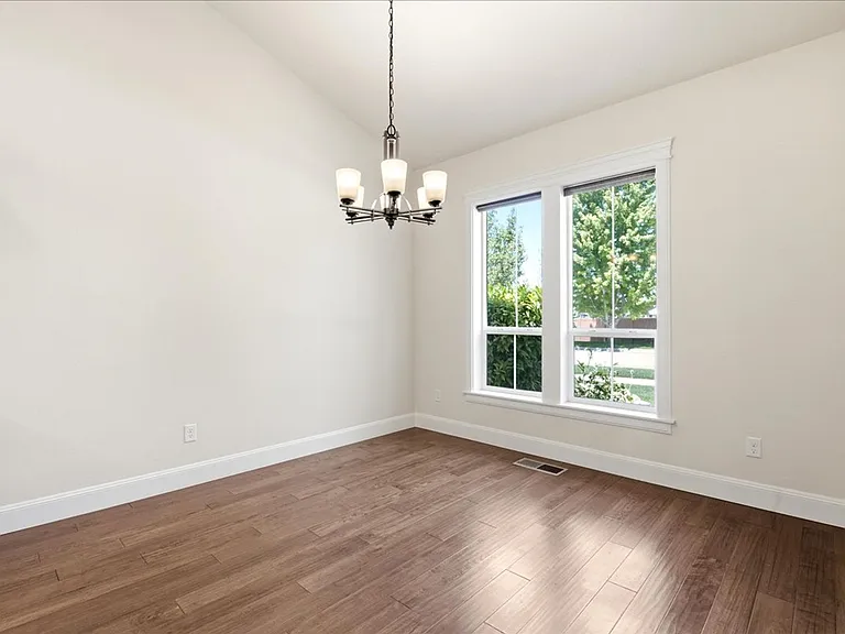 1415 E Summerheights Dr — Photo 12