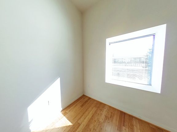 2nd image of 1011 W Marshall St APT 202
