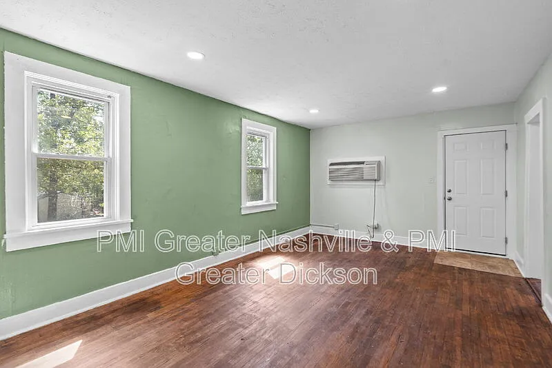 2 bed, 1.0 bath, $1,149 — Photo 3