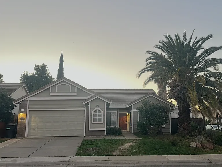 8148 Silverleaf Way — Photo 1