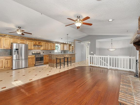 5th image of 1441 N Lark Ln