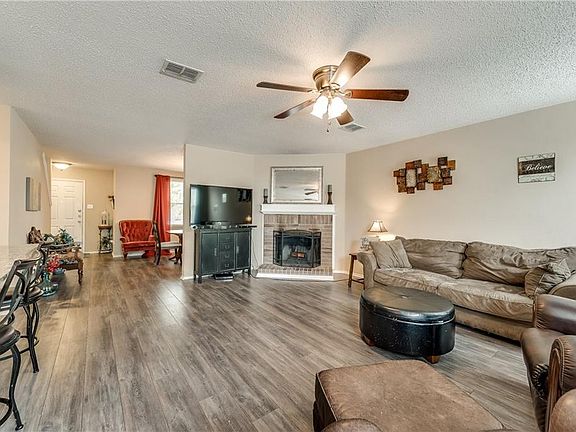 2nd image of 1840 Wildrose Dr