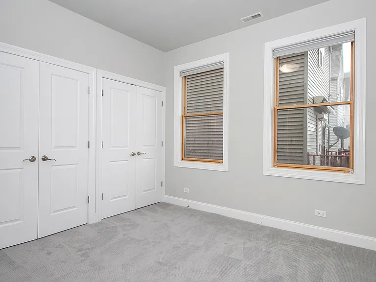3862 S Lake Park Ave #1S — Photo 9
