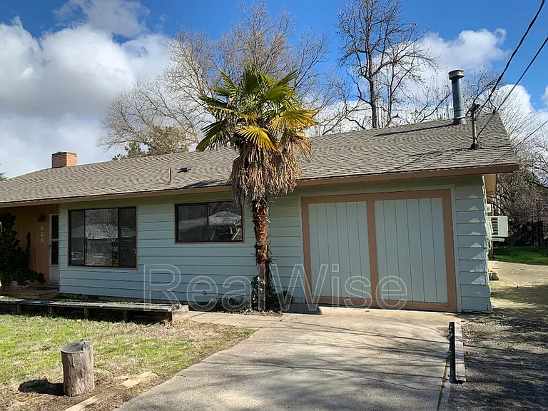 860 Glendale Ave — Photo 1