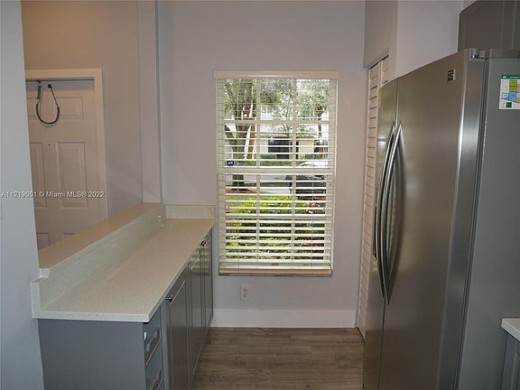 4th image of 180 SW 96th Ter #180
