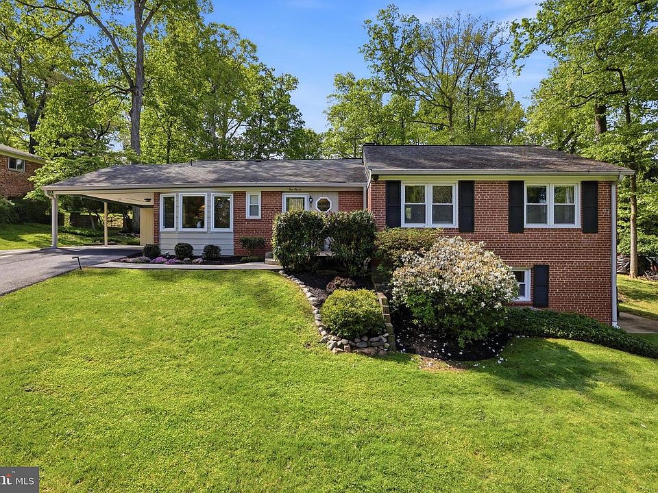 1st image of 111 Lillian Ln