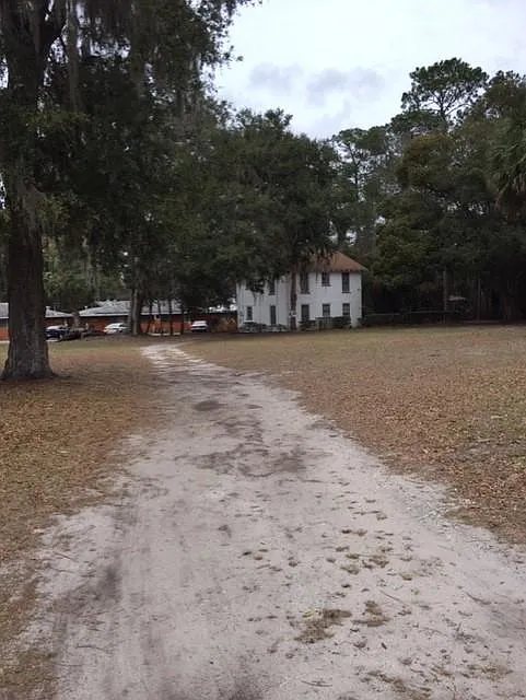 2 bed, 650 sqft, $1,300 — Photo 2