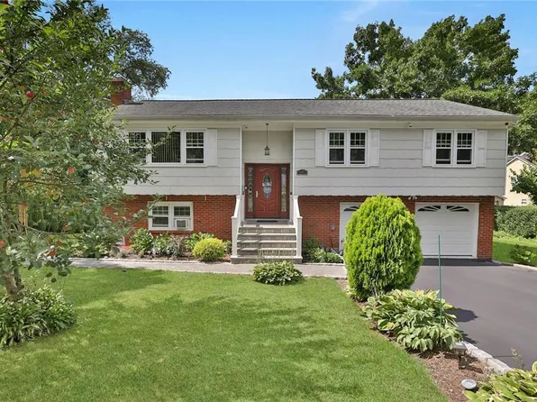 541 Marietta Avenue, Thornwood, NY 10594