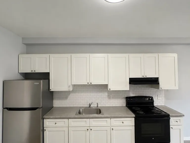145 Hamilton Ave — Photo 3
